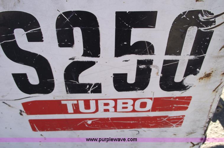 image for item 5443 2003 Bobcat S250 skid steer