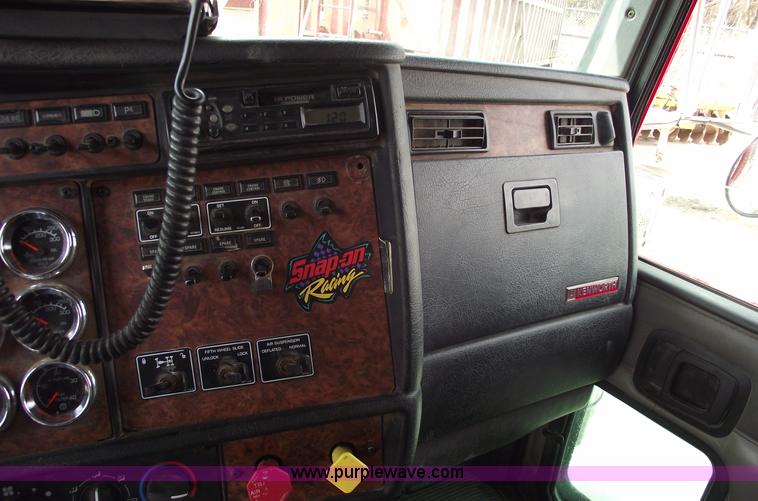 image for item 5552 2004 Kenworth W900B semi truck