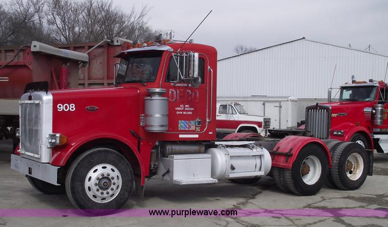 image for item 5553 1993 Peterbilt 378 semi truck