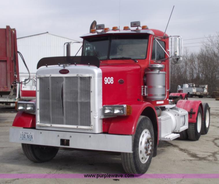 image for item 5553 1993 Peterbilt 378 semi truck