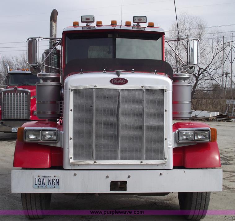 image for item 5553 1993 Peterbilt 378 semi truck