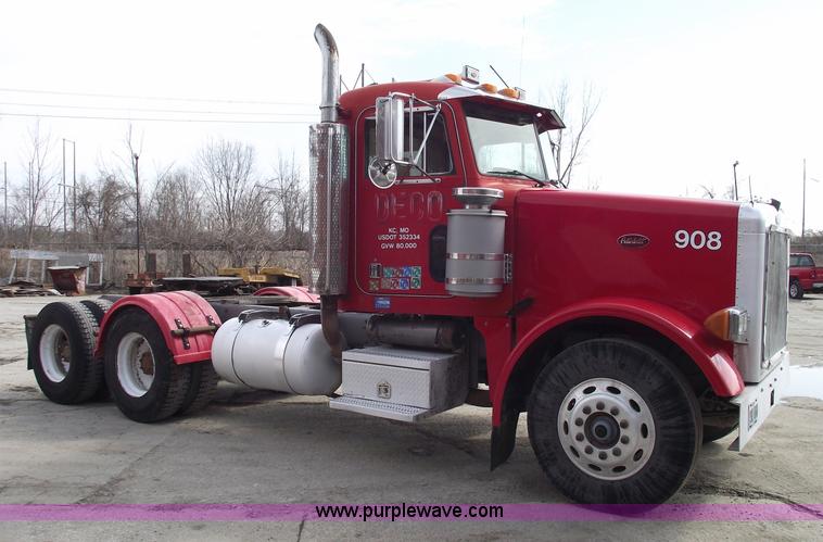 image for item 5553 1993 Peterbilt 378 semi truck