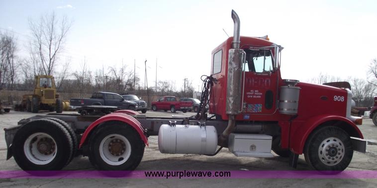 image for item 5553 1993 Peterbilt 378 semi truck