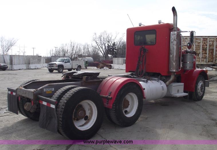 image for item 5553 1993 Peterbilt 378 semi truck