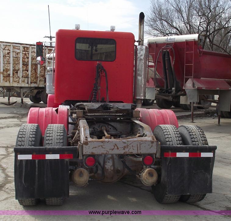 image for item 5553 1993 Peterbilt 378 semi truck