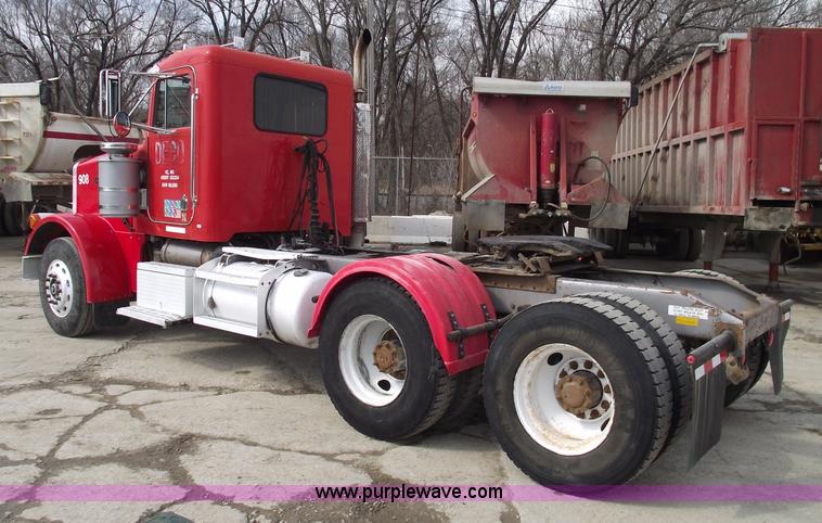 image for item 5553 1993 Peterbilt 378 semi truck
