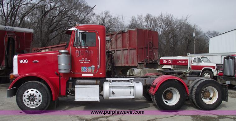 image for item 5553 1993 Peterbilt 378 semi truck