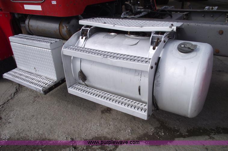 image for item 5553 1993 Peterbilt 378 semi truck