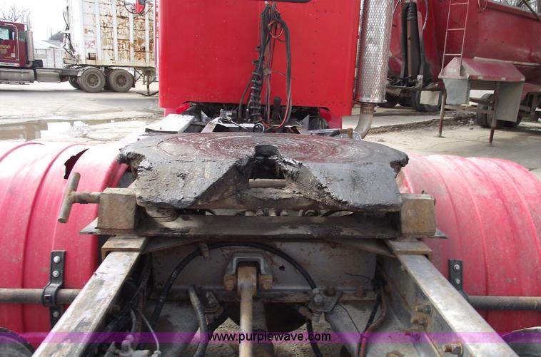 image for item 5553 1993 Peterbilt 378 semi truck