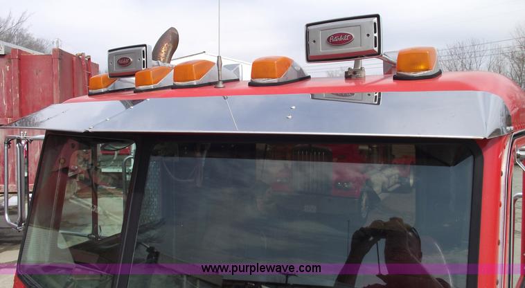 image for item 5553 1993 Peterbilt 378 semi truck