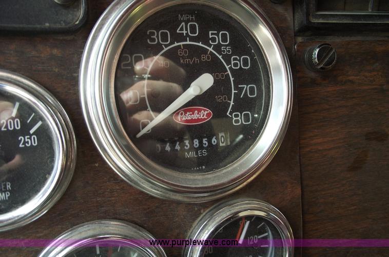 image for item 5553 1993 Peterbilt 378 semi truck