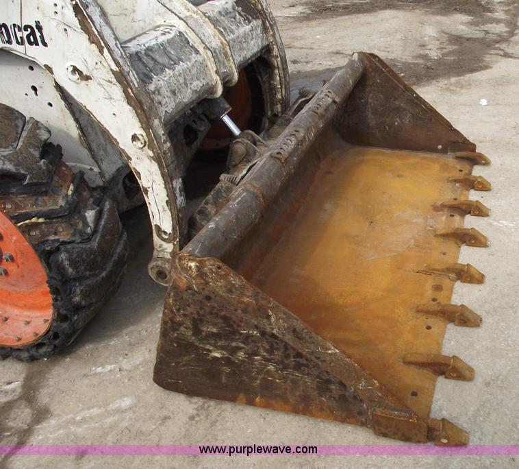 image for item 5558 2003 Bobcat 863 skid steer