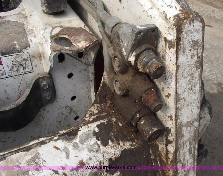 image for item 5558 2003 Bobcat 863 skid steer