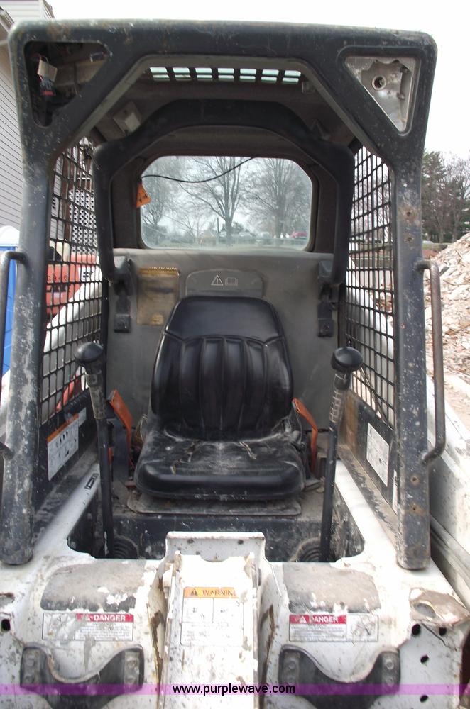 image for item 5558 2003 Bobcat 863 skid steer
