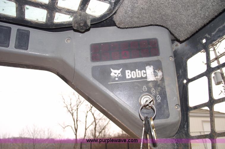 image for item 5558 2003 Bobcat 863 skid steer