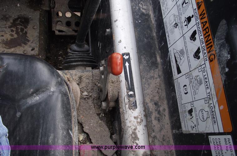 image for item 5558 2003 Bobcat 863 skid steer