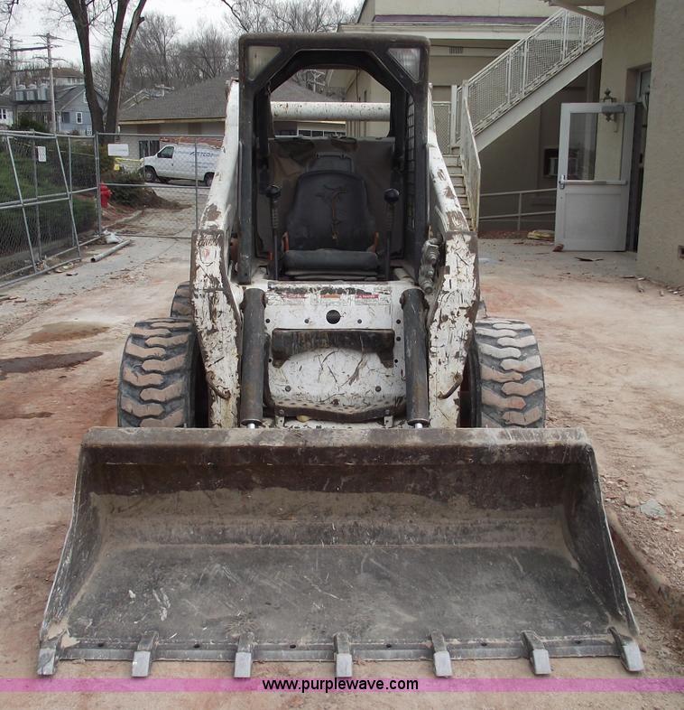 image for item 5560 2003 Bobcat S250 skid steer