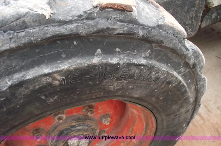 image for item 5560 2003 Bobcat S250 skid steer