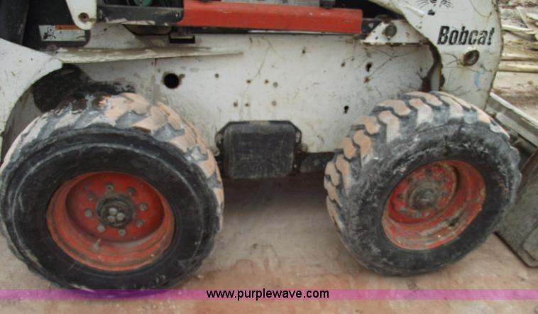 image for item 5560 2003 Bobcat S250 skid steer