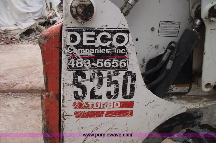 image for item 5560 2003 Bobcat S250 skid steer