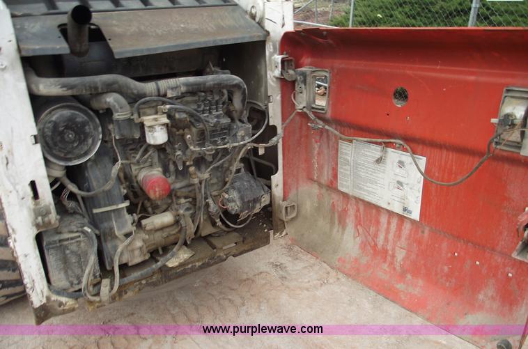 image for item 5560 2003 Bobcat S250 skid steer