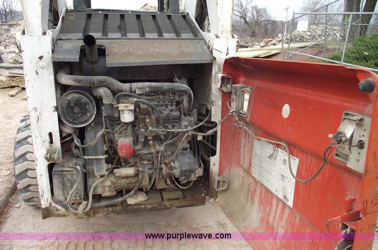 image for item 5560 2003 Bobcat S250 skid steer