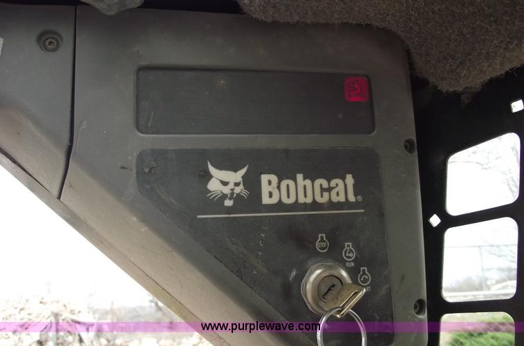 image for item 5560 2003 Bobcat S250 skid steer