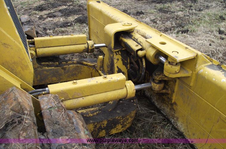 image for item 5576 1989 Caterpillar D3C dozer