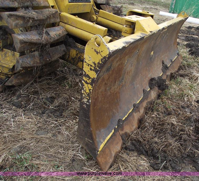 image for item 5576 1989 Caterpillar D3C dozer