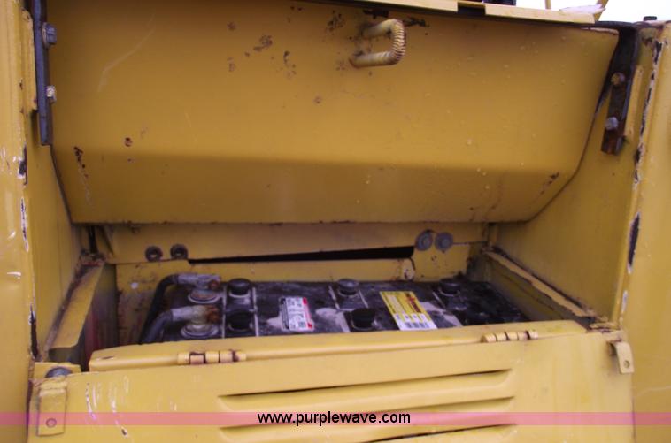 image for item 5576 1989 Caterpillar D3C dozer