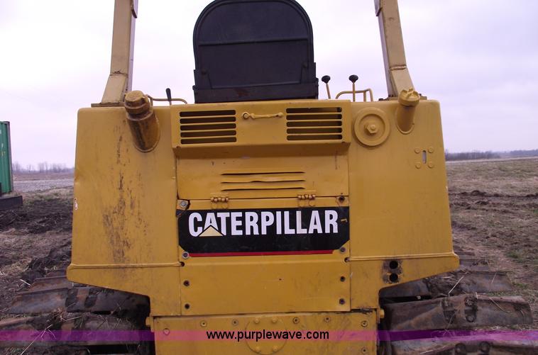 image for item 5576 1989 Caterpillar D3C dozer