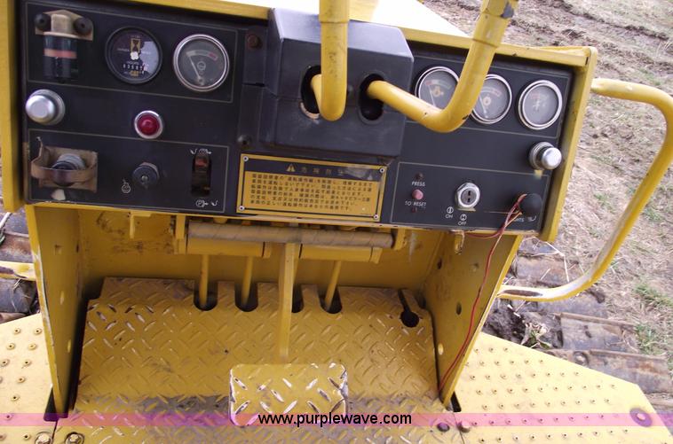 image for item 5576 1989 Caterpillar D3C dozer