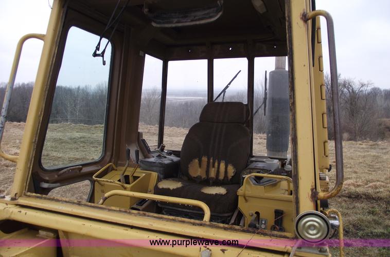 image for item 5577 1993 Caterpillar 963 track loader