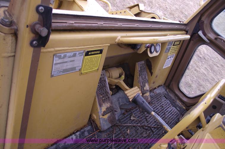 image for item 5577 1993 Caterpillar 963 track loader