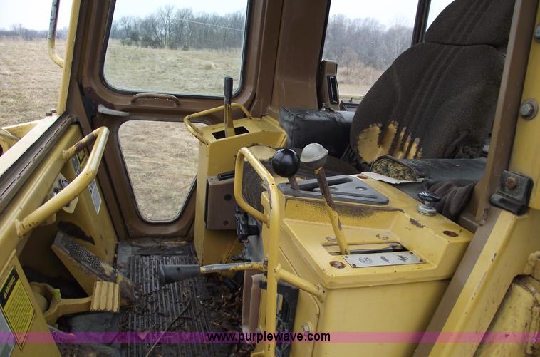 image for item 5577 1993 Caterpillar 963 track loader