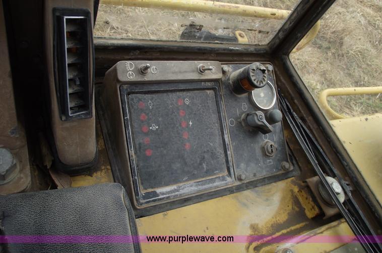 image for item 5577 1993 Caterpillar 963 track loader