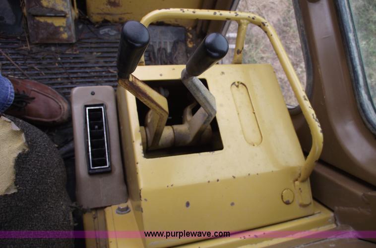 image for item 5577 1993 Caterpillar 963 track loader