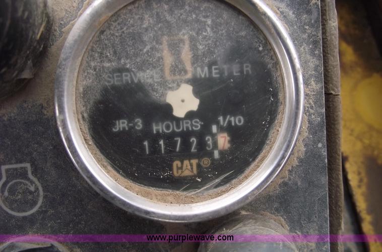 image for item 5577 1993 Caterpillar 963 track loader