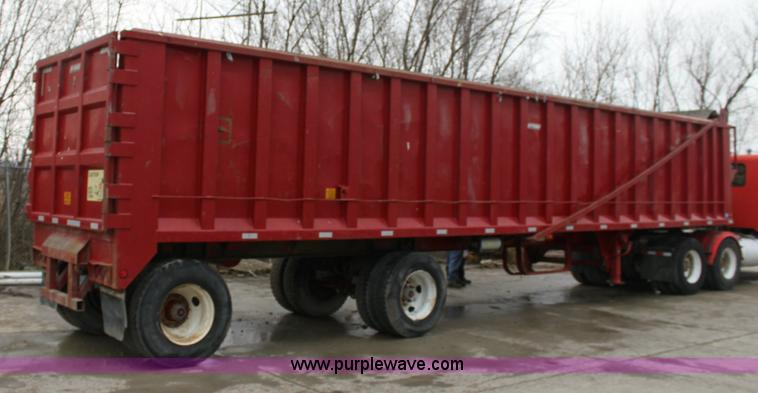image for item 6353 2005 Steco 41' tandem axle ejection trailer