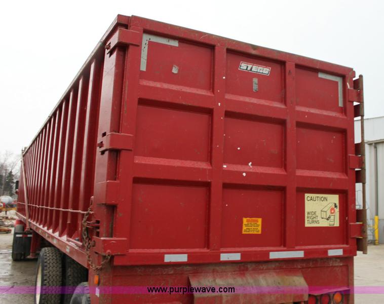 image for item 6353 2005 Steco 41' tandem axle ejection trailer