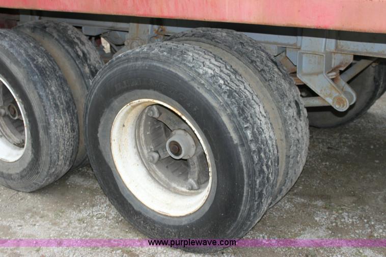 image for item 6354 1987 41' tandem axle ejection trailer