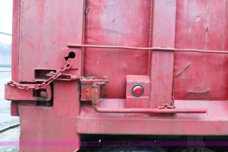 image for item 6354 1987 41' tandem axle ejection trailer