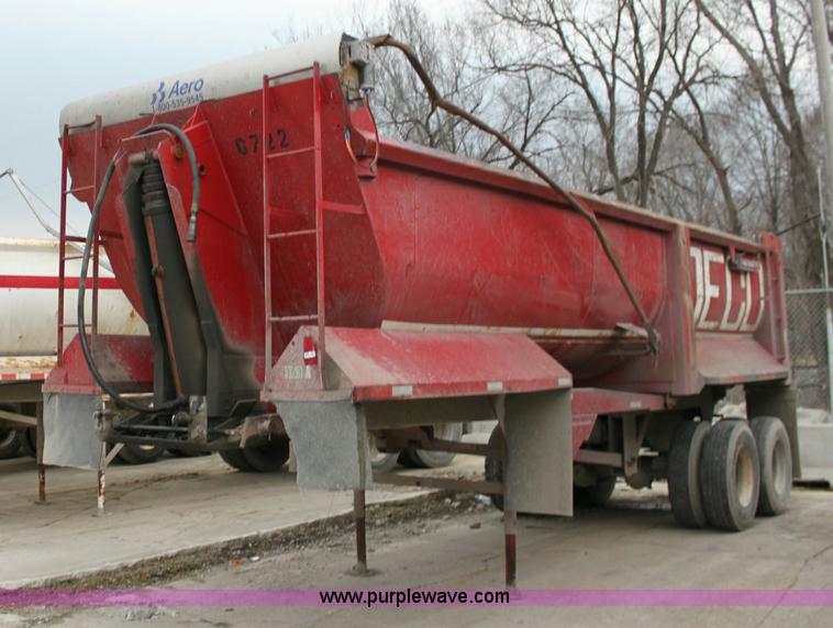 image for item 6355 1995 Western 27' barrel end dump trailer