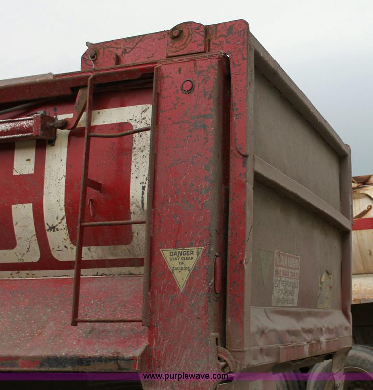 image for item 6355 1995 Western 27' barrel end dump trailer