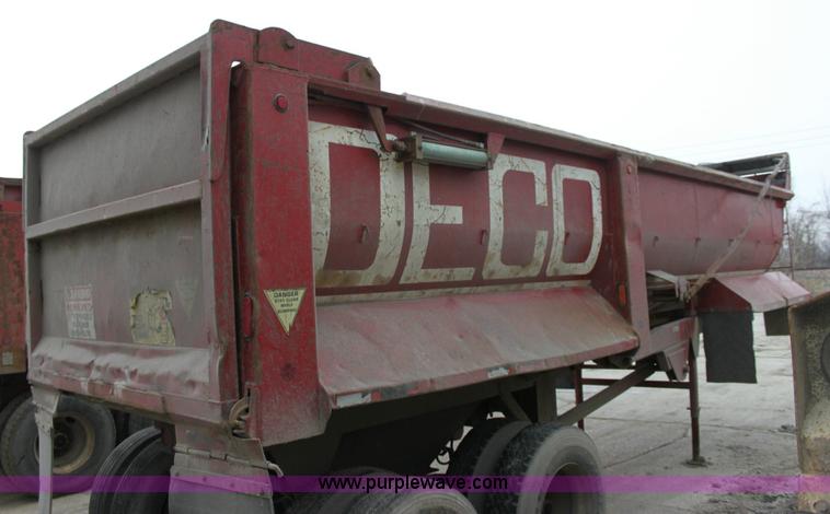 image for item 6355 1995 Western 27' barrel end dump trailer