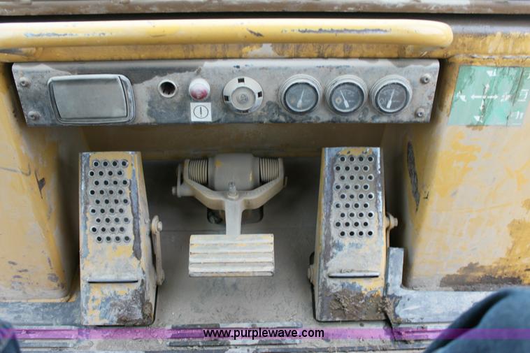 image for item 6363 Caterpillar 963B track loader