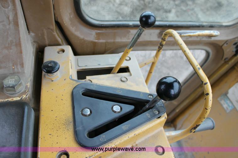 image for item 6363 Caterpillar 963B track loader