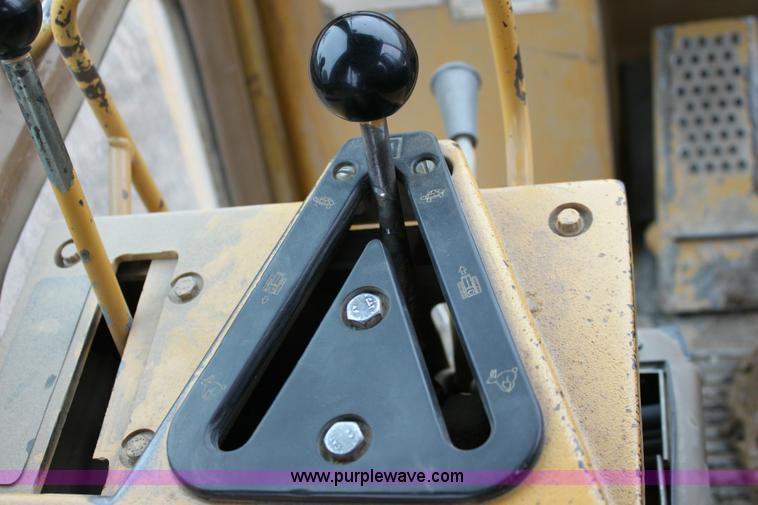 image for item 6363 Caterpillar 963B track loader