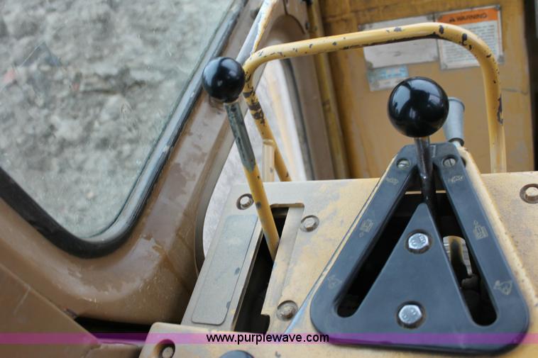 image for item 6363 Caterpillar 963B track loader