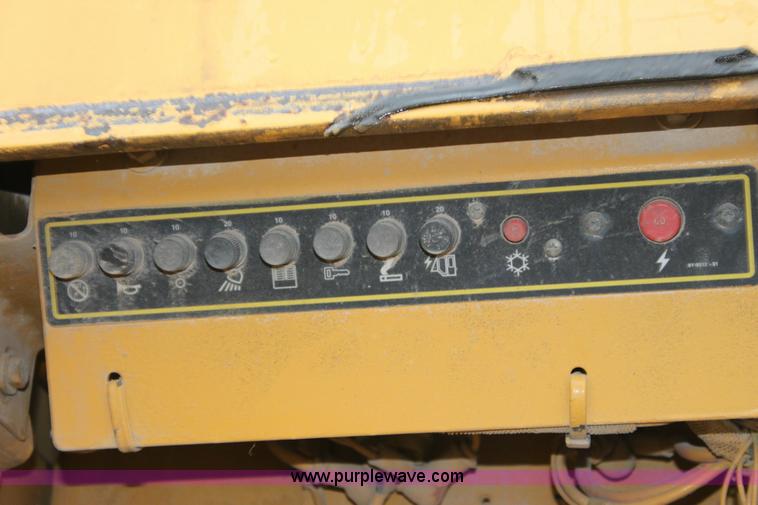 image for item 6363 Caterpillar 963B track loader